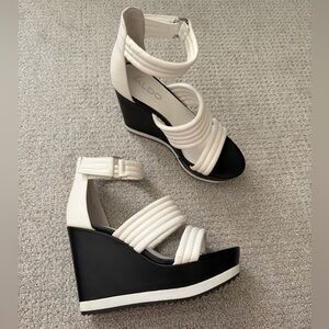 Aldo Solania Strappy Block Heel Sandals-White- Size 6-NEW